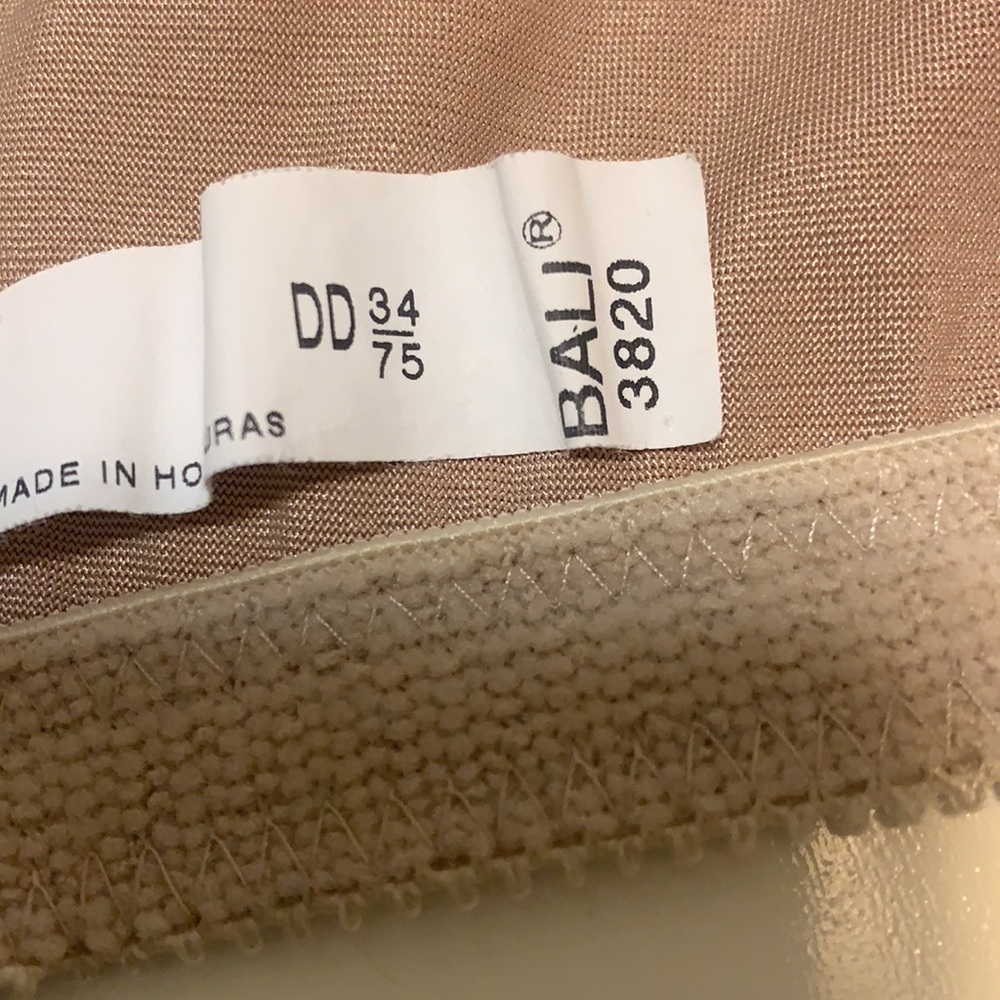 Bali Double Support Wireless Full Coverage Bra Sz… - image 8